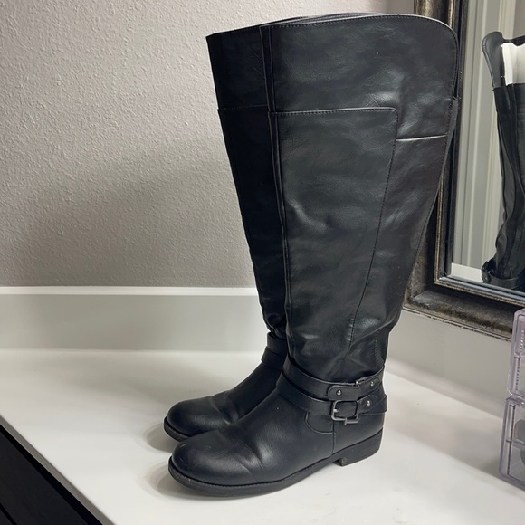 Life Stride Shoes - Wide Black Boots